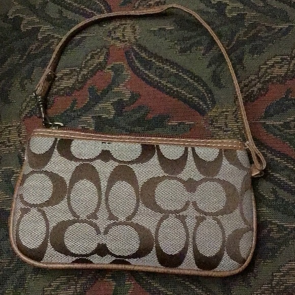 Coach Wristlet Patchwork - Picture 2 of 5